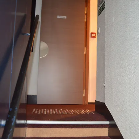 Hotel Beauquartier Montmartre Parigi